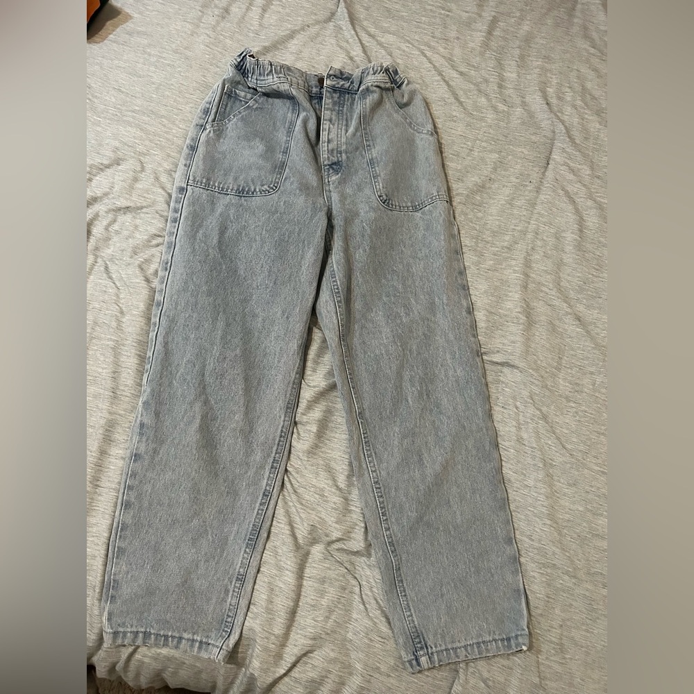 RVCA light wash jeans with elastic band.